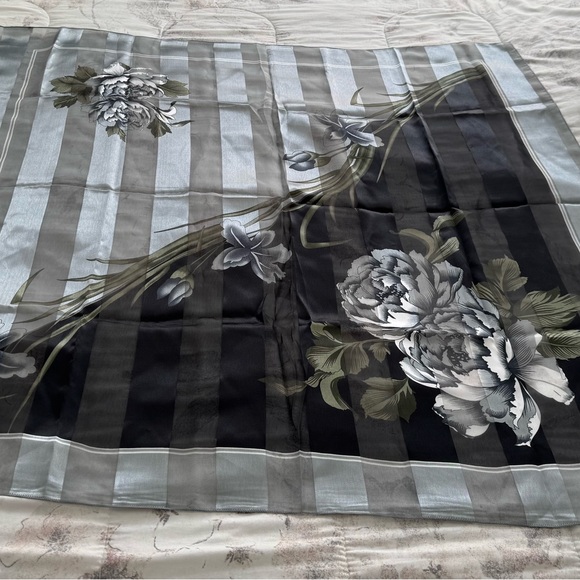 Grey and black floral silk-like semi-sheer square striped shawl scarf size 40x40 - Picture 12 of 12